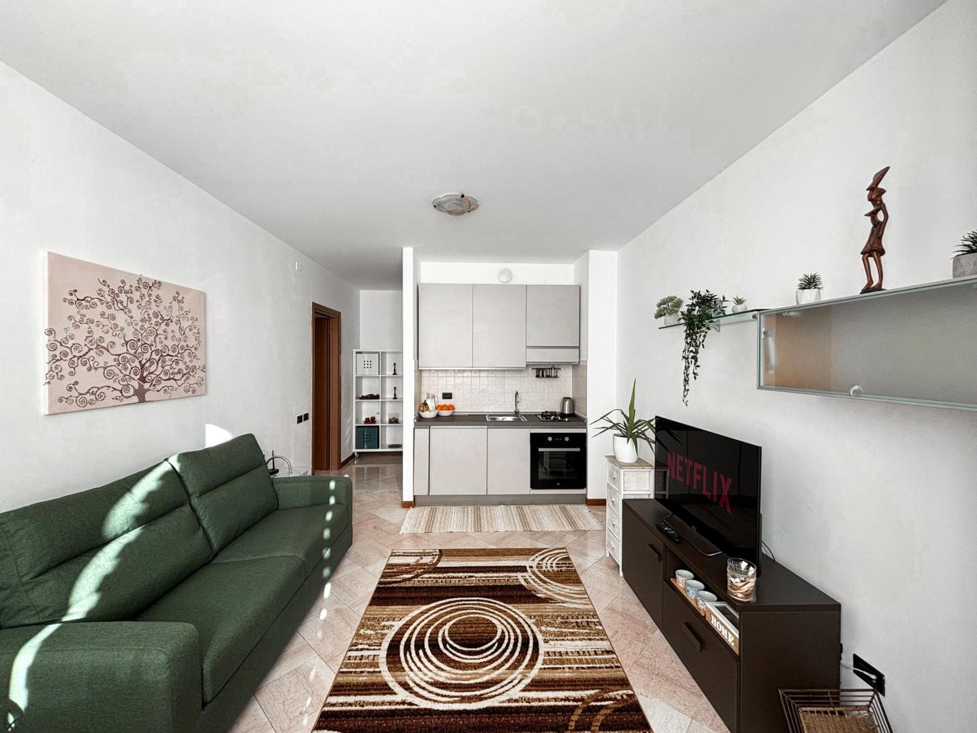 Apartamento Bilocale Con Terrazzo E Box Auto Su Richiesta Como Exterior foto