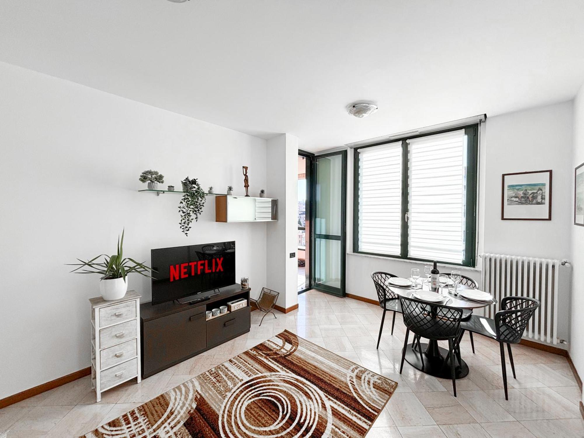 Apartamento Bilocale Con Terrazzo E Box Auto Su Richiesta Como Exterior foto